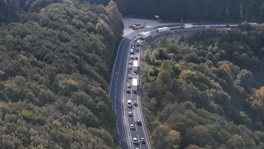 Yola çıkacaklar dikkat! Bolu'da çalışma başladı, yoğunluk arttı 2 Yola çıkacaklar dikkat! Bolu'da çalışma başladı, yoğunluk arttı 2