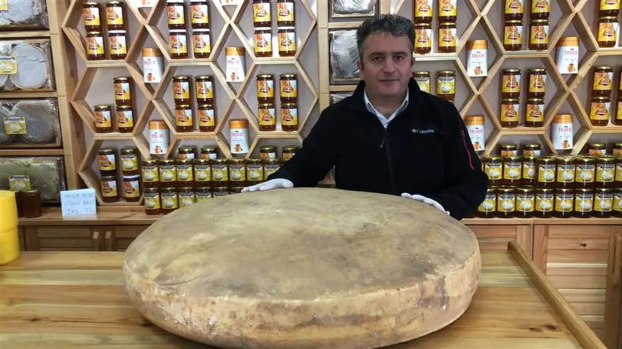100 kiloluk dev gravyer peyniri 1