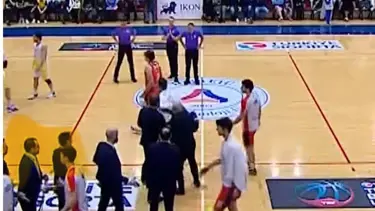 Ankaragücü başantrenöründen rakip oyuncuya yumruk