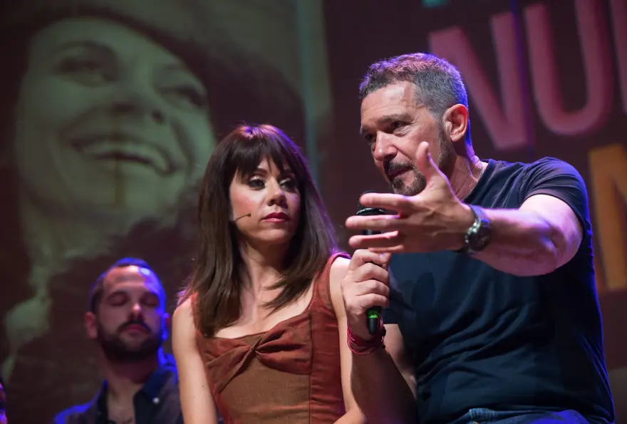 "They’re Playing our Song" müzikalinin basına ön gösterimi yapıldı 14