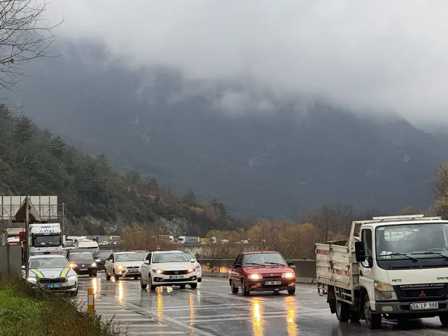 Sakarya-Bilecik kara yolunda TIR kazası 2