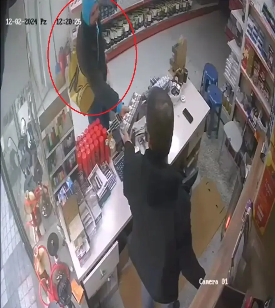 Dedektif gibi iz sürüp hırsızı buldu: Önce deposunu doldurdu sonra döner yedi, bir karton da sigara aldı! 2