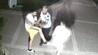 Oğluyla kavga eden 13 yaşındaki çocuğu dövdü