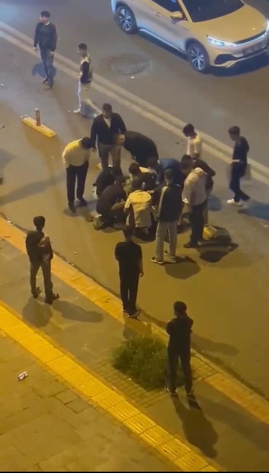 Konserde bıçaklı kavga çıktı: 10 kişi yaralandı