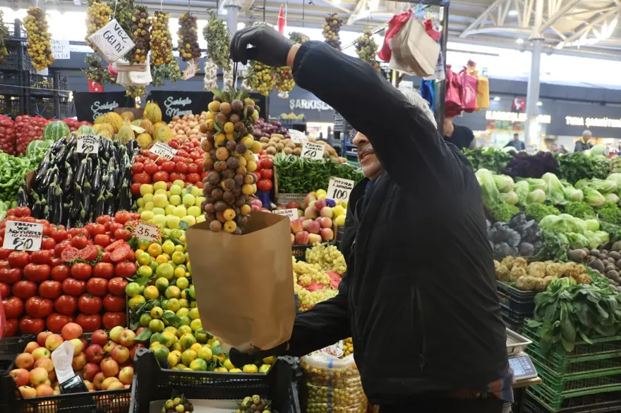 2 yılda bir yetişiyor, pazarda 300 lira: Çürüyünce tüketilen şifa meyvesi 