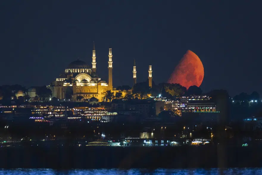 İstanbul'da yarım ay manzaraları 6