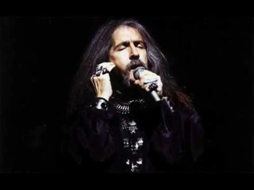 Gelenekten geleceğe köprü kuran sanatçı: Barış Manço 1