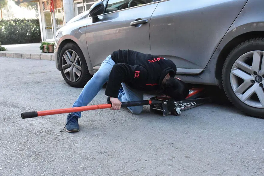 Sanayinin kadın tamircileri: Eşinden öğrendi, meslekte usta oldu 5