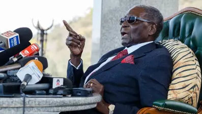 Zimbabve'de Mugabe'nin araçları satışa çıkarıldı