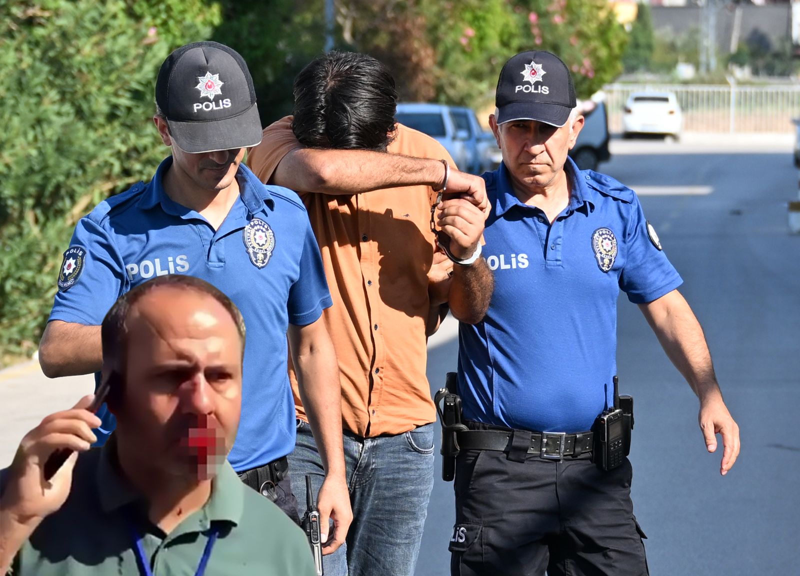 Eşi direksiyon sınavını geçemeyince görevlinin burnunu kırdı