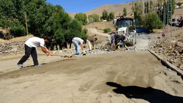 Ağrı'da köy yollarında çalışmalar tamamlandı
