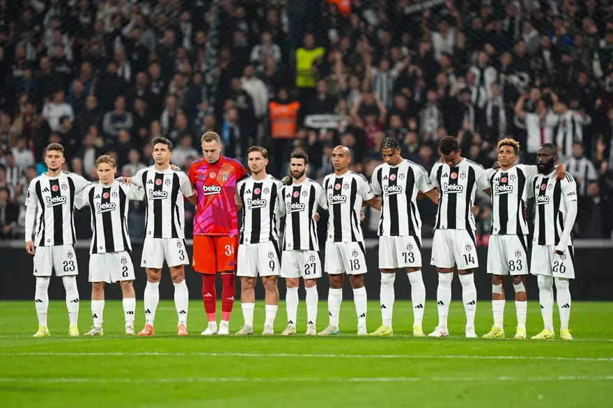 MAÇTAN ÖNCE SAYGI DURUŞU 6 MAÇTAN ÖNCE SAYGI DURUŞU 6