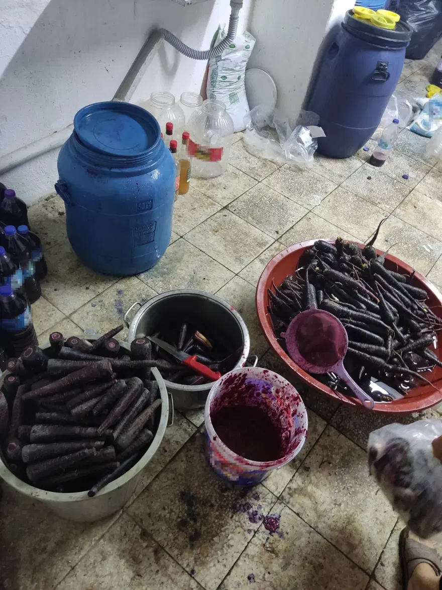 Mide bulandıran ruhsatsız şalgam imalathanesi mühürlendi 3 Mide bulandıran ruhsatsız şalgam imalathanesi mühürlendi 3