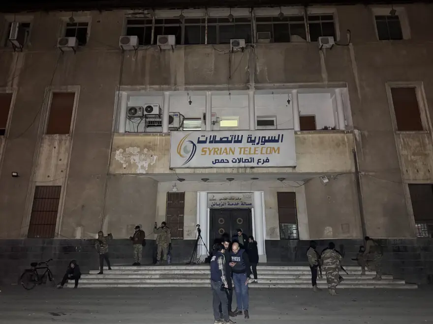 Suriye'de silahlı muhalifler başkente girdi: Esad Rusya'ya kaçtı 13 Suriye'de silahlı muhalifler başkente girdi: Esad Rusya'ya kaçtı 13