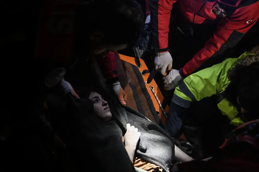 YARIM SAAT ARAYLA ANNE VE 3,5 YAŞINDAKİ ÇOCUĞU KURTARILDI 110