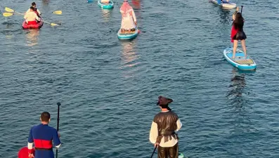 Adana'da kostümlü kano festivalinden renkli görüntüler