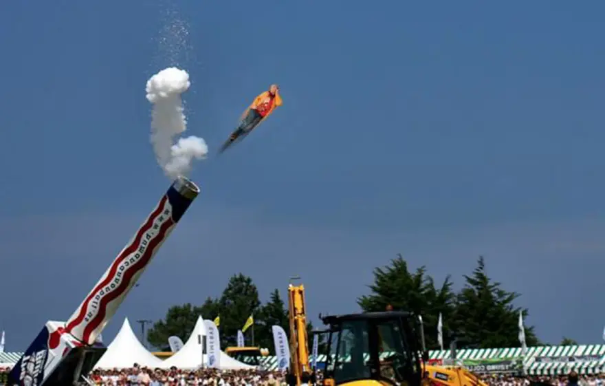 İşyerinde uyuduğuna pişman ettiler 3