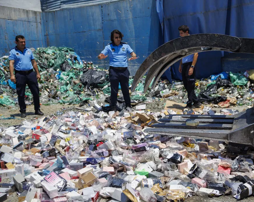 Antalya'da 5 bin 807 adet ele geçirildi! Hepsi sahte 