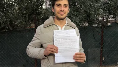 Hiç evlenmemiş adama boşanma davası açtılar: Kız arkadaşıyla da tartıştı