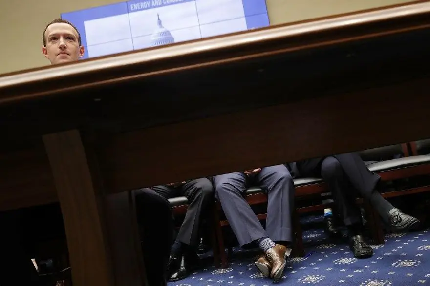 Facebook CEO'su Mark Zuckerberg: Benim de bilgilerim çalındı 16