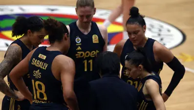 Fenerbahçe Opet seride 1-0 öne geçti