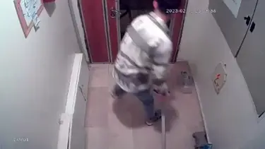 İstanbul'da sevgilisini demir çubukla dövdü