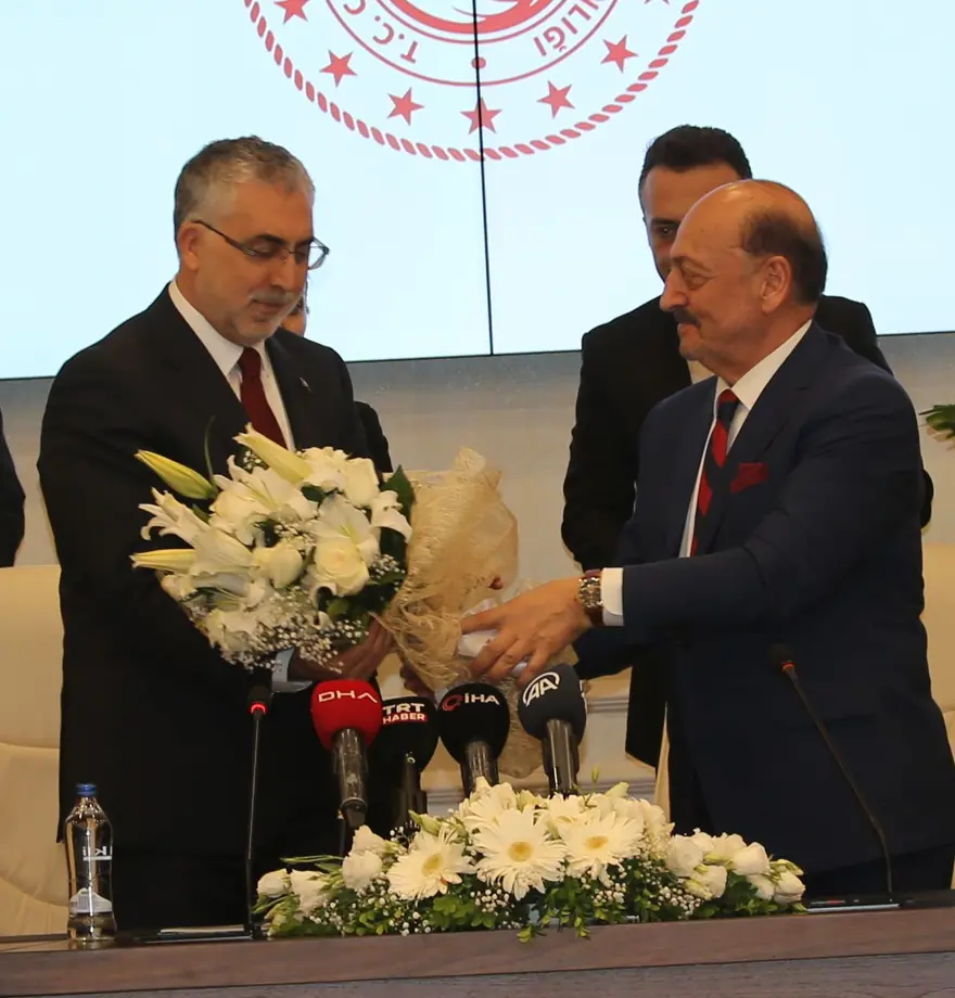 Bakanlıklarda devir teslim 14