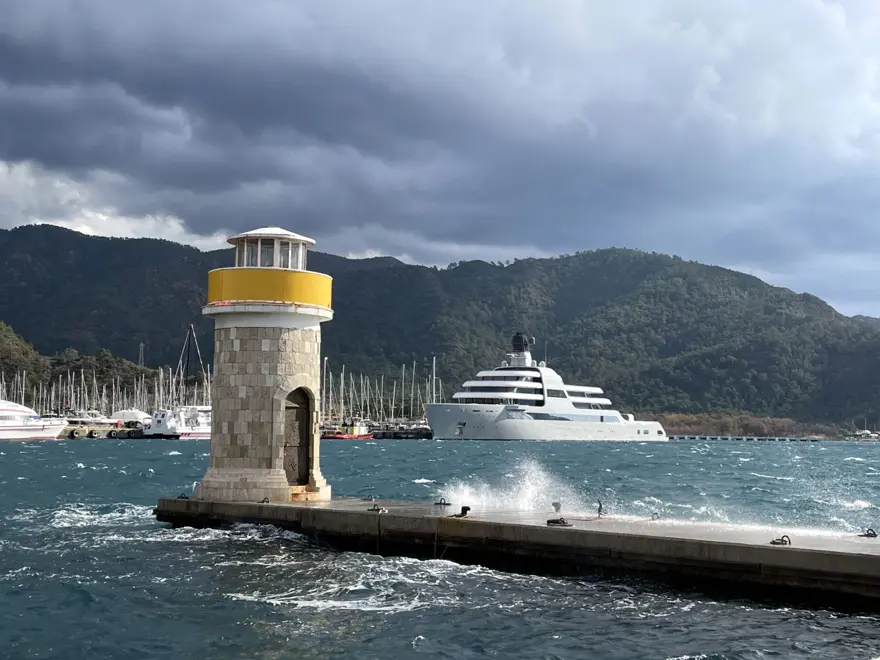 Rus milyarder Abramoviç'in yatı Marmaris'te 3