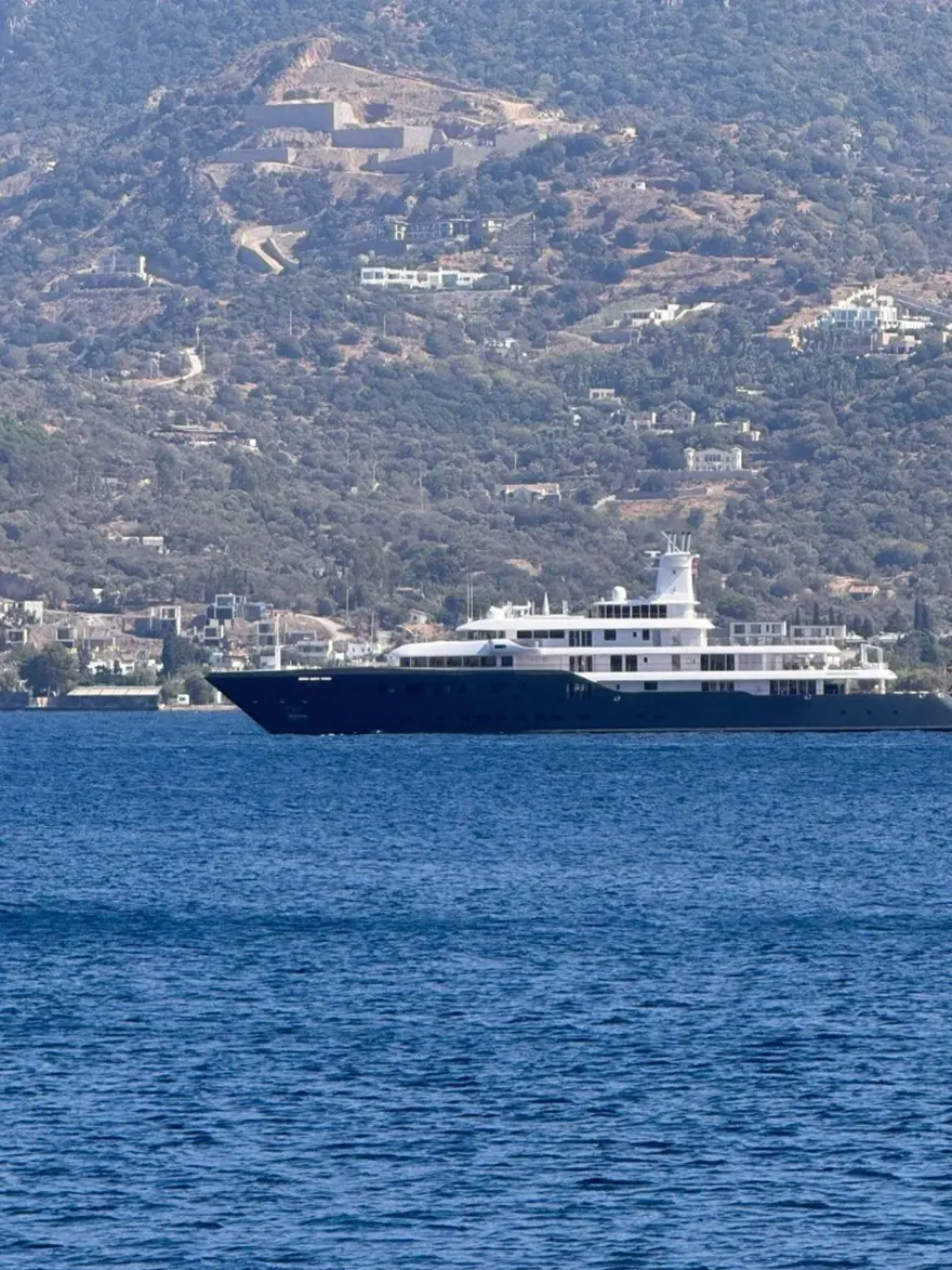 Bodrum Yalıkavak’ta milyonluk kaza: Mega yat, motor yata çarptı 3