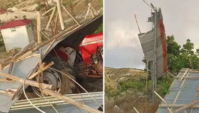 Fırtına evin çatısını uçurdu