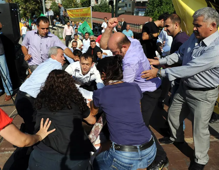 Saldırgana linç girişimi 1 Saldırgana linç girişimi 1