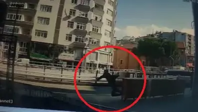 Uyuşturucu şüphelisi polisten kaçarken düşüp yakalandı