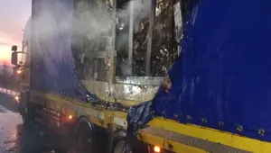 TIR'la birlikte kuruyemişler de yandı