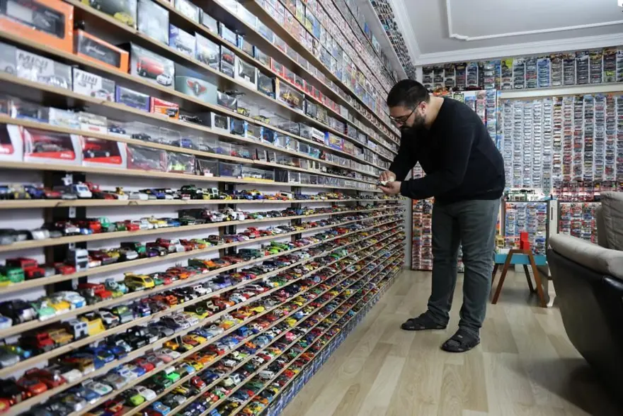 5 milyon TL'lik minyatür aşkı: 13 bin araba biriktirdi 