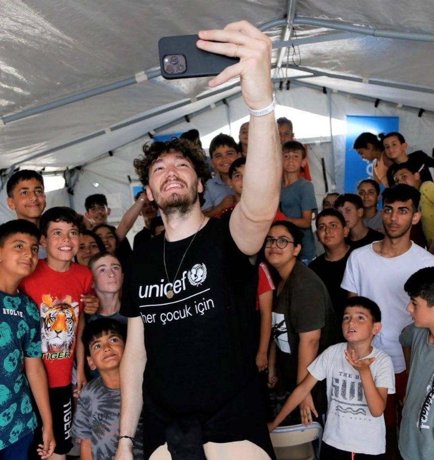 Cedi Osman deprem bölgesinde 1