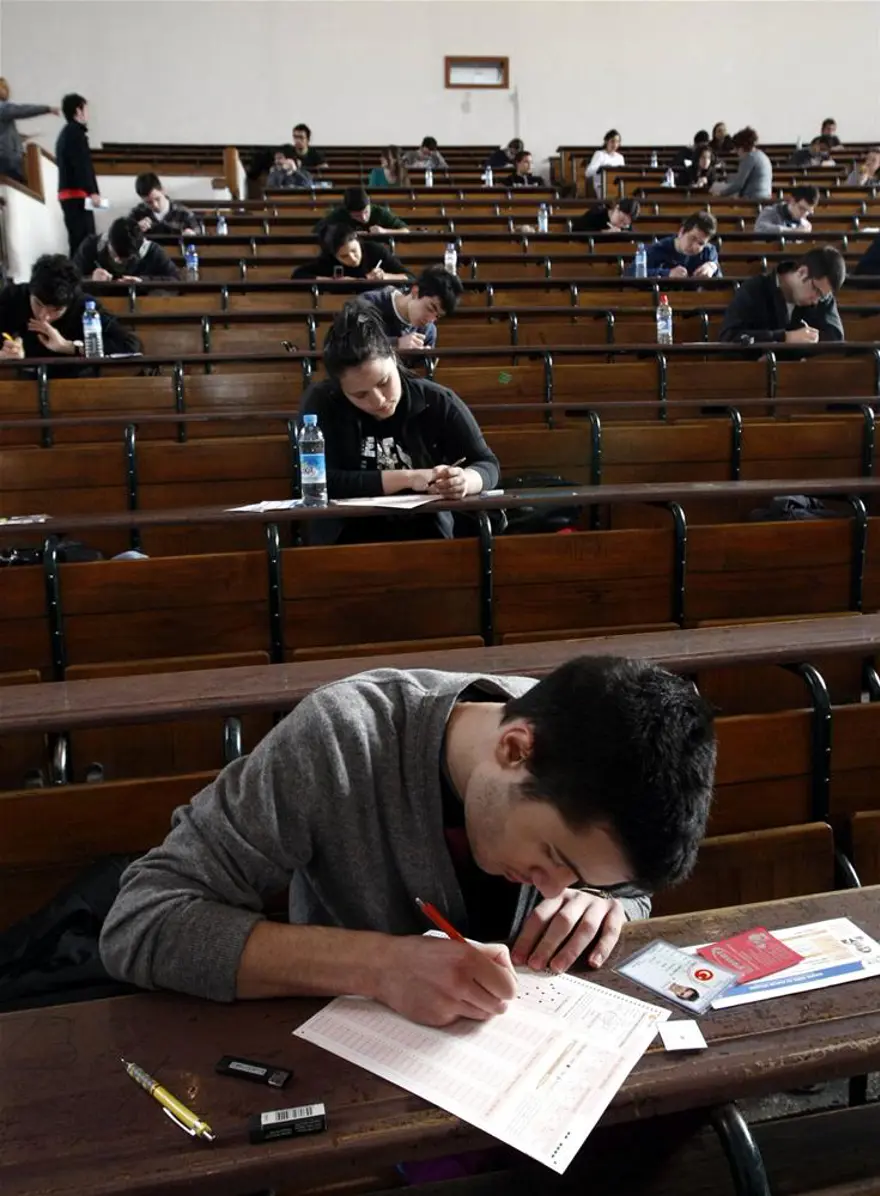 1.5 milyon aday ter döktü 23