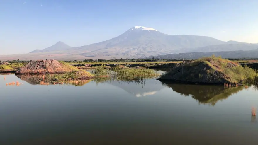 Ağrı Dağı eteklerindeki renkli sulak alanlar ilgi çekiyor 3