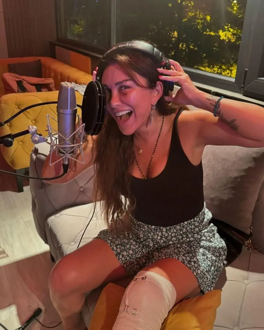 Elektronik sigara sonu oluyordu! Ünlü sanatçı ve oyuncu Selen Görgüzel'in kızı kalp krizi geçirdi 2