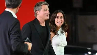 Brad Pitt ve Ines de Ramon aşkı doludizgin devam ediyor