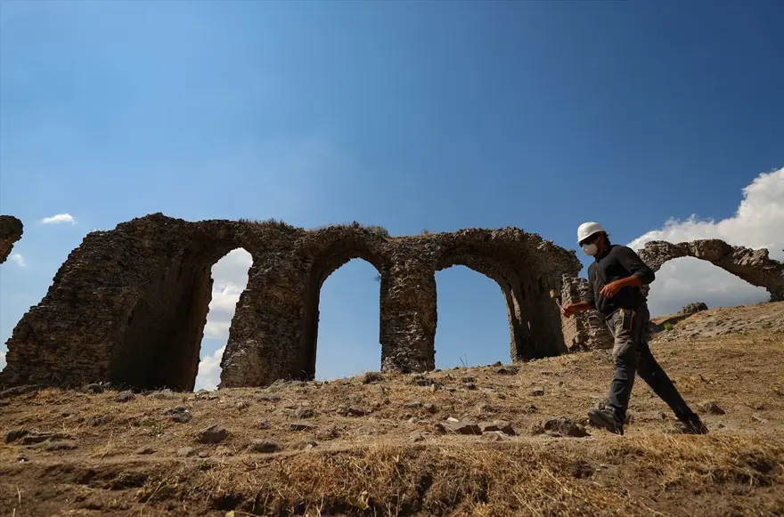'Türkiye'nin kolezyumu'nda seçkinlere özel 1800 yıllık localar bulundu 6