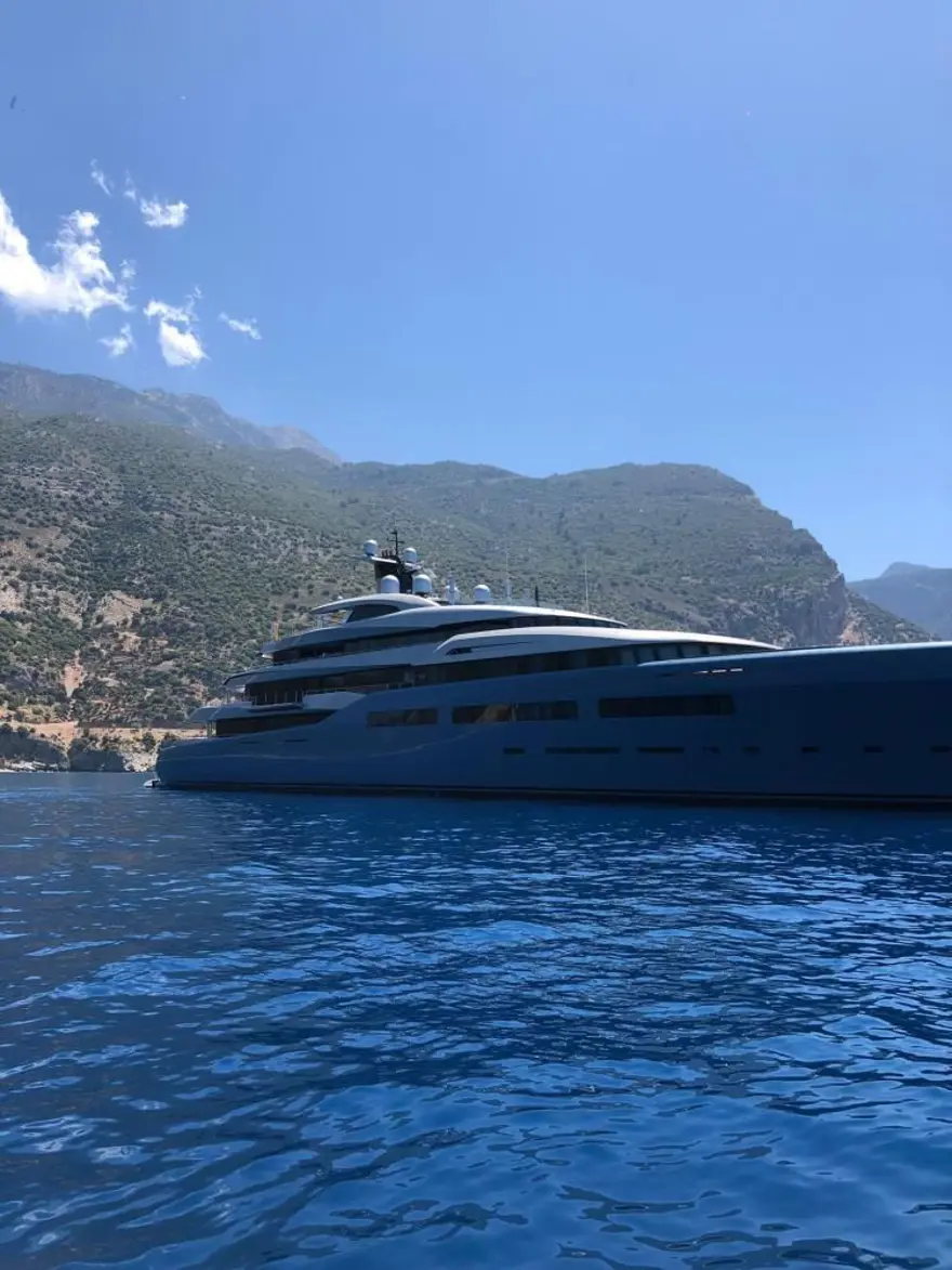 4 kattan oluşuyor, 40 odası var… İngiliz devinin patronununmega yatı Fethiye’de 2