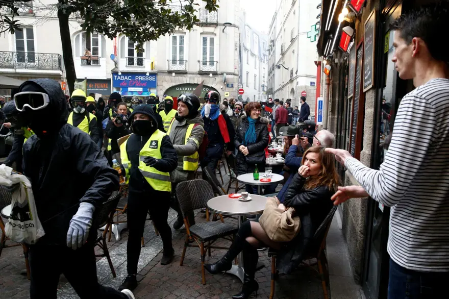 Paris'te 167 sarı yelekli gözaltına alındı 5