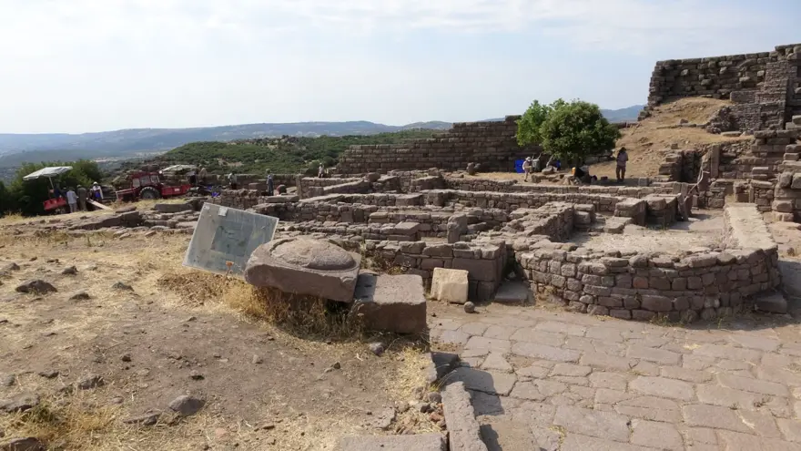 Assos Antik Kenti'ne ait 2 bin 300 yıllık ağırlık birimi bulundu 5