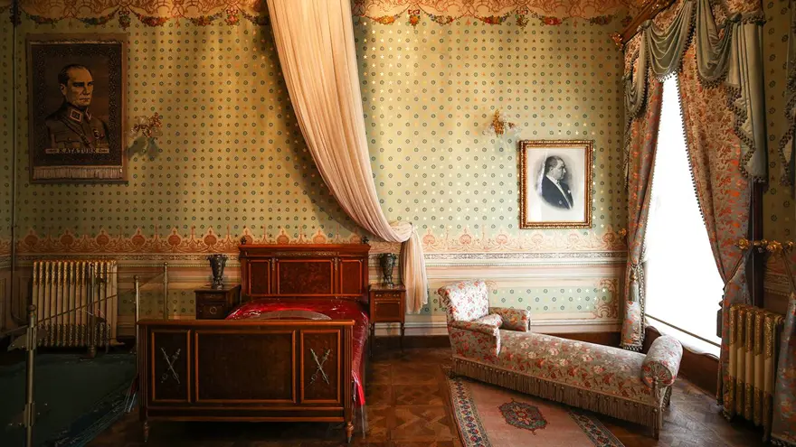 DOLMABAHÇE SARAYI ATATÜRK'ÜN ODASI 5 DOLMABAHÇE SARAYI ATATÜRK'ÜN ODASI 5