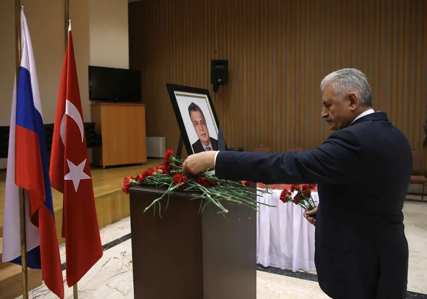 Başbakan Binali Yıldırım'dan Rusya'nın Ankara Büyükelçiliğine ziyaret 2