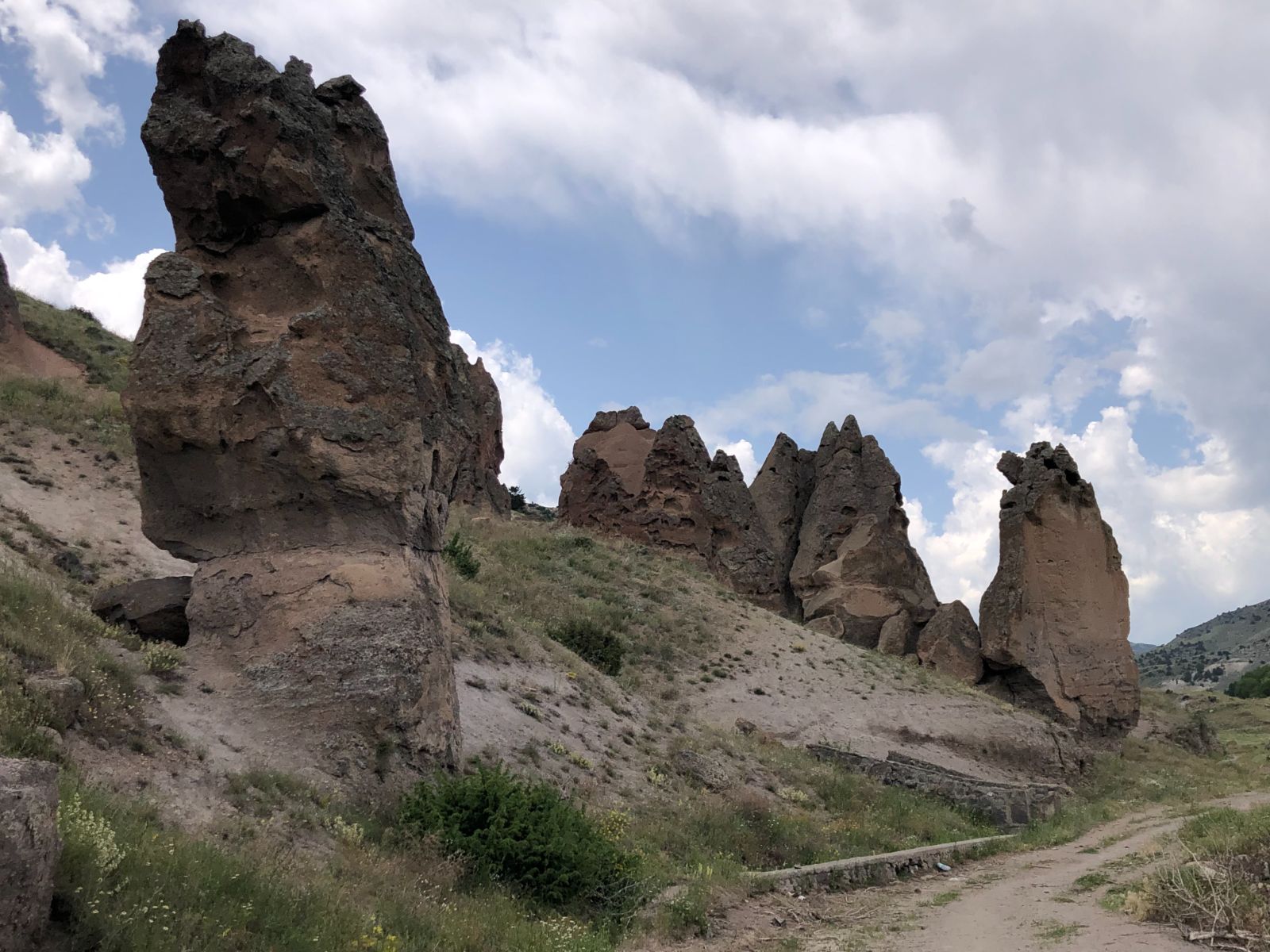 Sarıkamış’ın peri bacaları, turizme kazandırılmayı bekliyor