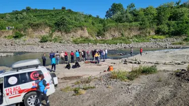 Astsubay serinlemek için girdiği ırmakta boğuldu