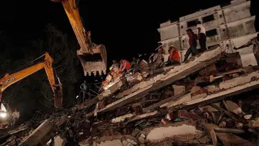 Hindistan'da inşaat çöktü: 27 ölü