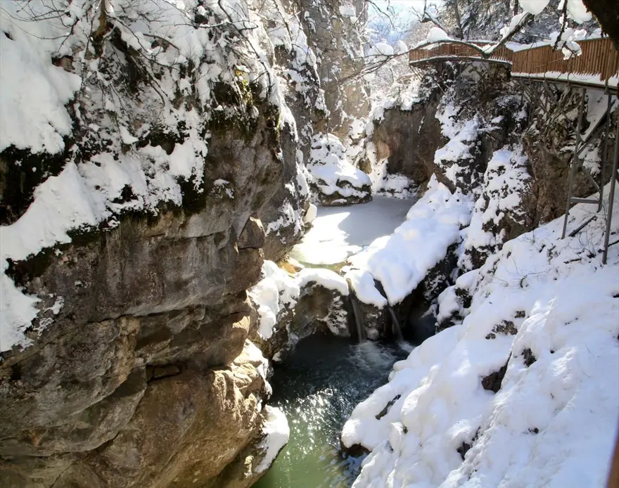 Kastamonu'da bir doğa harikası Horma Kanyonu! Kar altında doyumsuz manzaralar sunuyor 10 Kastamonu'da bir doğa harikası Horma Kanyonu! Kar altında doyumsuz manzaralar sunuyor 10