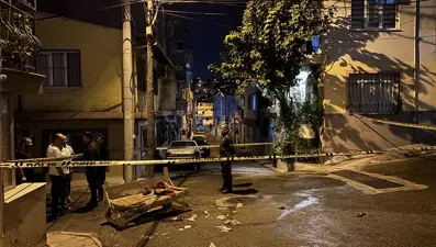 Gece yarısı bıçakla dehşet saçtı: 1 ölü, 2 yaralı